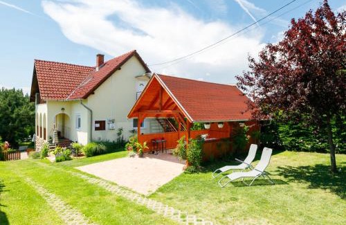 Badacsonytomaj House | Holiday Home Toth by Interhome