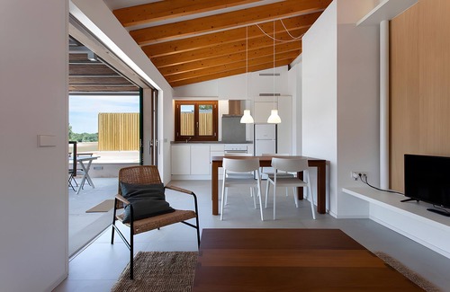 Campos House | Holiday Home 'Twins Mar' with Shared Pool, Wi-Fi and Air Conditioning