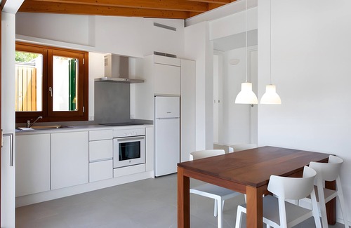 Campos House | Holiday Home 'Twins Mar' with Shared Pool, Wi-Fi and Air Conditioning