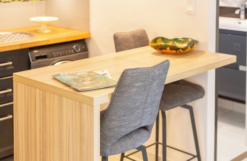 Kerlaz House | Holiday Home 'Ty Heol À 800m De La Plage' with Private Terrace, Shared Garden and Wi-Fi