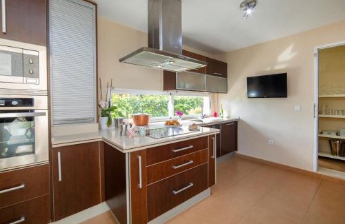 La Colina House | Holiday Home Viena by Interhome