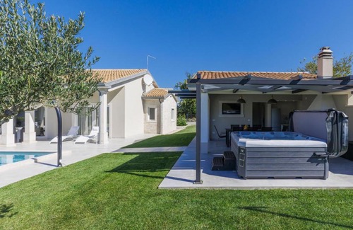 Nova Vas House | Holiday Home Villa Civitan by Interhome