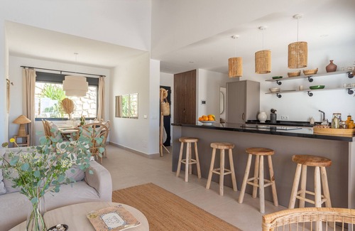 La Capellania House | Holiday Home 'Villa with Privat Saltwater Pool' with Sea View, Wi-Fi and Air Conditioning