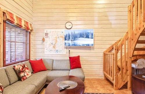 Akaslompolo House | Holiday Home Villa hytönen 3 by Interhome