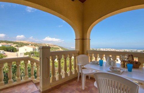 Rafol de Almunia House | Holiday Home Villa Jacaranda