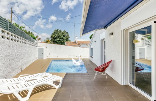 L'Escala House | Holiday Home 'Villa La Vall' with Private Pool, Wi-Fi and Air Conditioning