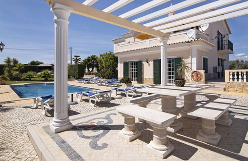 Mosqueira House | Holiday Home Villa Monte Velho with Sea View, Pool, Garden & Wi-Fi