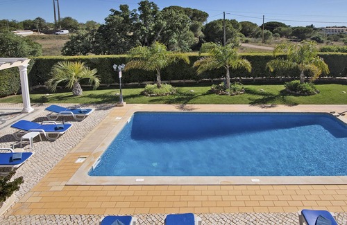 Mosqueira House | Holiday Home Villa Monte Velho with Sea View, Pool, Garden & Wi-Fi
