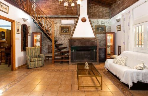 Niguelas House | Holiday Home Villa Verde by Interhome