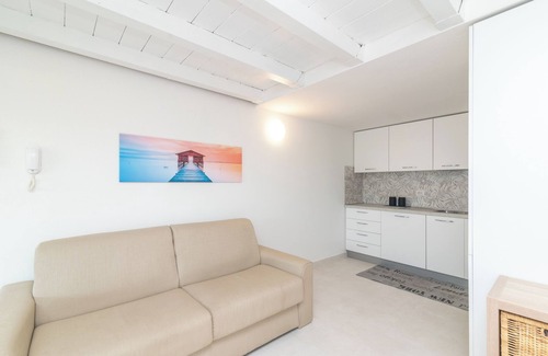 San Teodoro City Centre House | Holiday Home 'Villetta Li Menduli' with Private Terrace and Air Conditioning