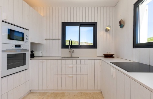 Es Murtar House | Holiday Home 'Vista Al Mar Es Murtar' with Sea View, Wi-Fi and Air Conditioning