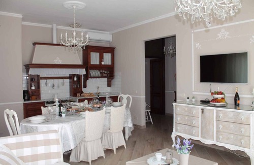 Montecarlo House | Holiday home with pool and air conditioning