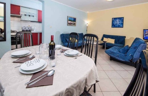 Moca House | Holiday home with an outdoor pool, air conditioning and Internet