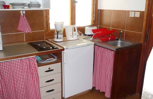 Stipoklasy House | Holiday home with outdoor pool and table tennis at the fishing pond Katlov