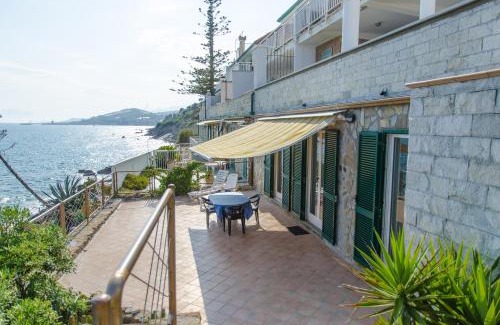 Piani-Ciapin House | Holiday homes in Cipressa, Italy