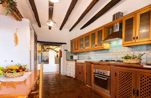 Alcaucin House | Holiday house Alcaucin for 1 - 6 persons with 3 bedrooms - Row house