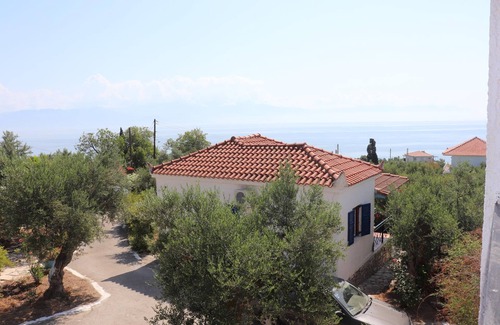 Kompi House | Holiday house amid olive groves, sea view, wifi | Messenia, Peloponnese