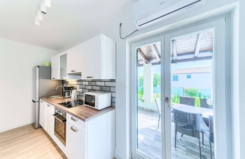 Razanj Villa | Holiday House Ariana - lovely holiday home with a pool near the beach