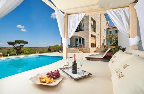 Buje House | Holiday house Buje for 8 persons with 4 bedrooms - Holiday house