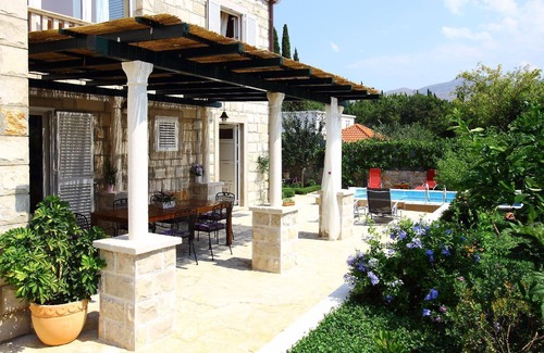 Cilipi House | Holiday house Cilipi for 1 - 8 persons with 4 bedrooms - Row house