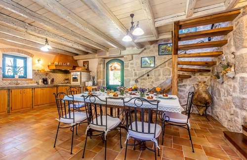 Malinska-Dubasnica House | Holiday house DAJANA with mediterranean garden