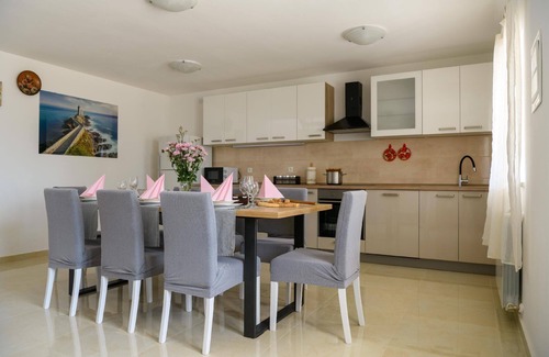Divsici House | Holiday house Divsici for 1 - 4 persons with 2 bedrooms - Holiday home