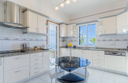 Gaula House | Holiday house Gaula for 1 - 6 persons with 3 bedrooms - Holiday house