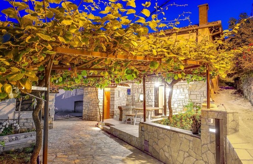 Obrs House | Holiday house Mošćenička Draga for 1 - 5 persons with 3 bedrooms - Holiday home