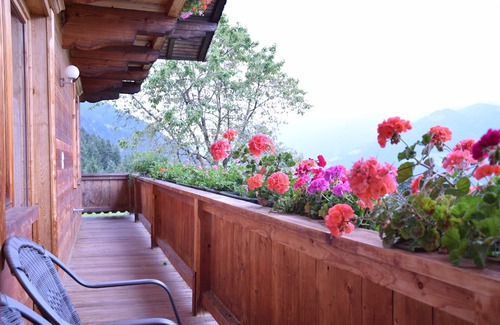 Holdernach House | Holiday house in a quiet, sunny location with a wonderful view of the Zillertal mountains