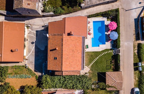 Cabrunici House | Holiday House "Leona"