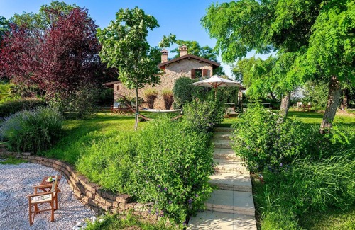 Monteciccardo House | Holiday house Monteciccardo for 1 - 9 persons with 4 bedrooms - Holiday home