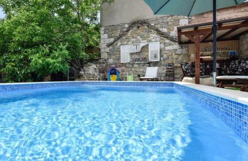 Srinjine Apartment | Holiday House near Split with heated pool