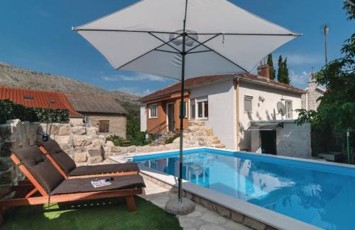 Srinjine Apartment | Holiday House near Split with heated pool