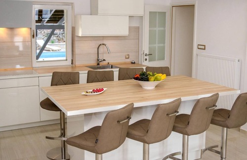 Pokrovnik House | Holiday house Pokrovnik for 1 - 8 persons with 3 bedrooms - Holiday home