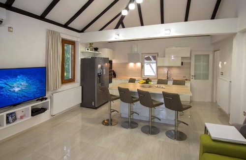 Pokrovnik House | Holiday house Pokrovnik for 1 - 8 persons with 3 bedrooms - Holiday home