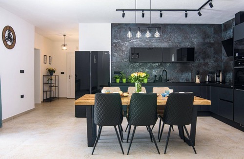 Posedarje House | Holiday house Posedarje for 1 - 7 persons with 3 bedrooms - Row house