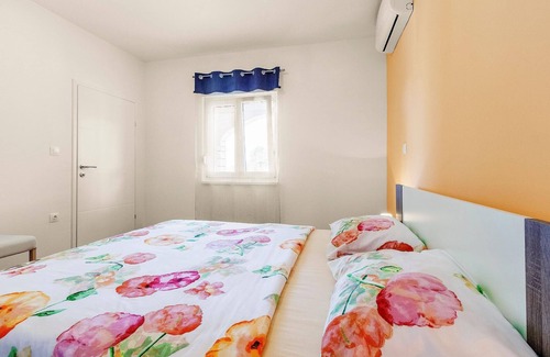 Rakalj House | Holiday house Rakalj for 1 - 5 persons with 2 bedrooms - Holiday house