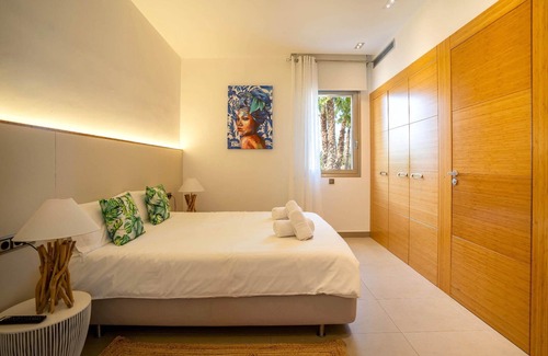 Can Furnet House | Holiday house Roca Llisa for 1 - 14 persons with 7 bedrooms - Holiday house