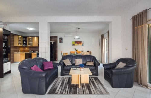 Sestanovac House | Holiday house Sestanovac for 1 - 11 persons with 4 bedrooms - Holiday house