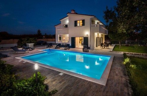 Sestanovac House | Holiday house Sestanovac for 1 - 11 persons with 4 bedrooms - Holiday house