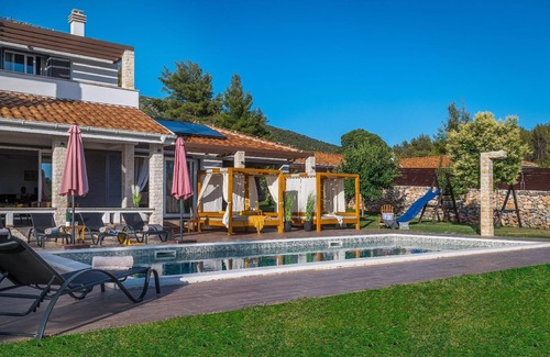 Sibenik House | Holiday house Sibenik for 1 - 8 persons with 3 bedrooms - Holiday home
