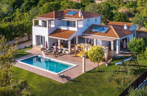 Sibenik House | Holiday house Sibenik for 1 - 8 persons with 3 bedrooms - Holiday home