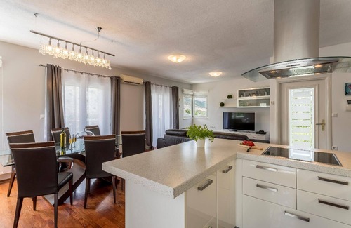 Srinjine House | Holiday house Srinjine for 1 - 8 persons with 4 bedrooms - Row house
