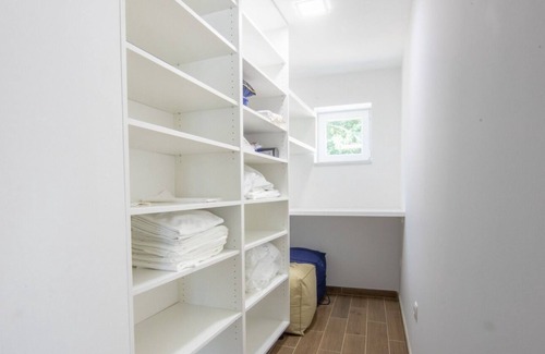 Rascane House | Holiday house Stipe - with pool : - Rascane, Riviera Makarska, Croatia