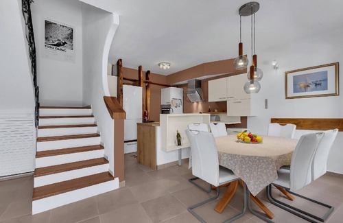 Sutivan House | Holiday house Sutivan for 1 - 6 persons with 3 bedrooms - Holiday house