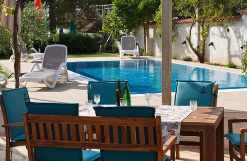 Sutomiscica House | Holiday house Sutomiscica for 1 - 5 persons with 3 bedrooms - Row house