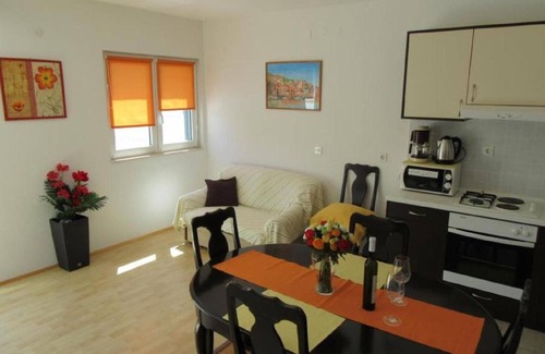 Tucepi House | Holiday house Tučepi for 1 - 5 persons with 2 bedrooms - Holiday house