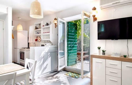Donji Humac House | Holiday house Vjerocka - with pool : - Donji Humac, Island Brac, Croatia