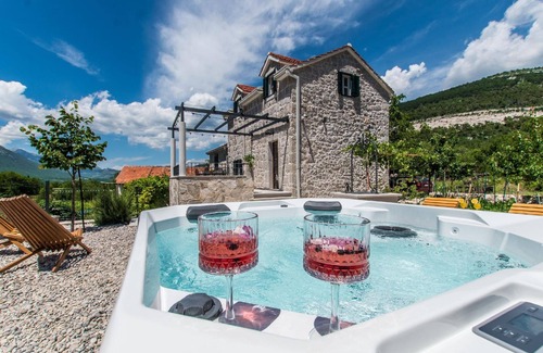 South Croatia Coast House | Holiday house Vrgorac for 1 - 4 persons with 2 bedrooms - Holiday house