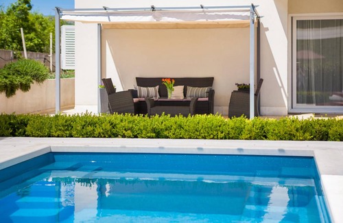 Dugopolje House | Holiday house with private pool for 11 persons approx. 285 m² in Dugopolje, Dalmatia (Mosor)